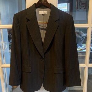 Vintage: Tahari Women’s Dark Brown Over-sized Pinstripe Blazer